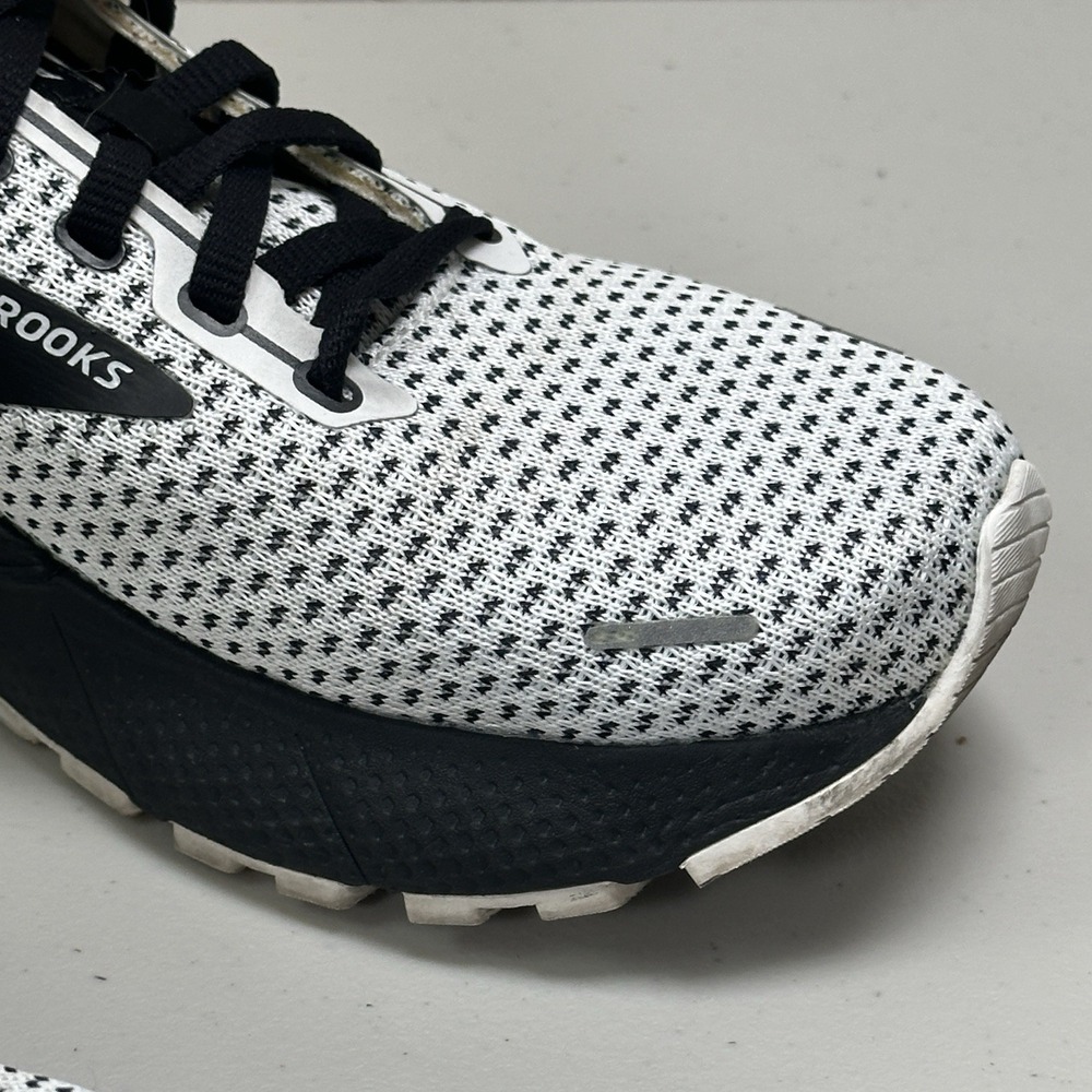 Brooks Adrenaline GTS 22 Womens Size 7.5 Running Shoes White Black 1203531B135 - Picture 4 of 16